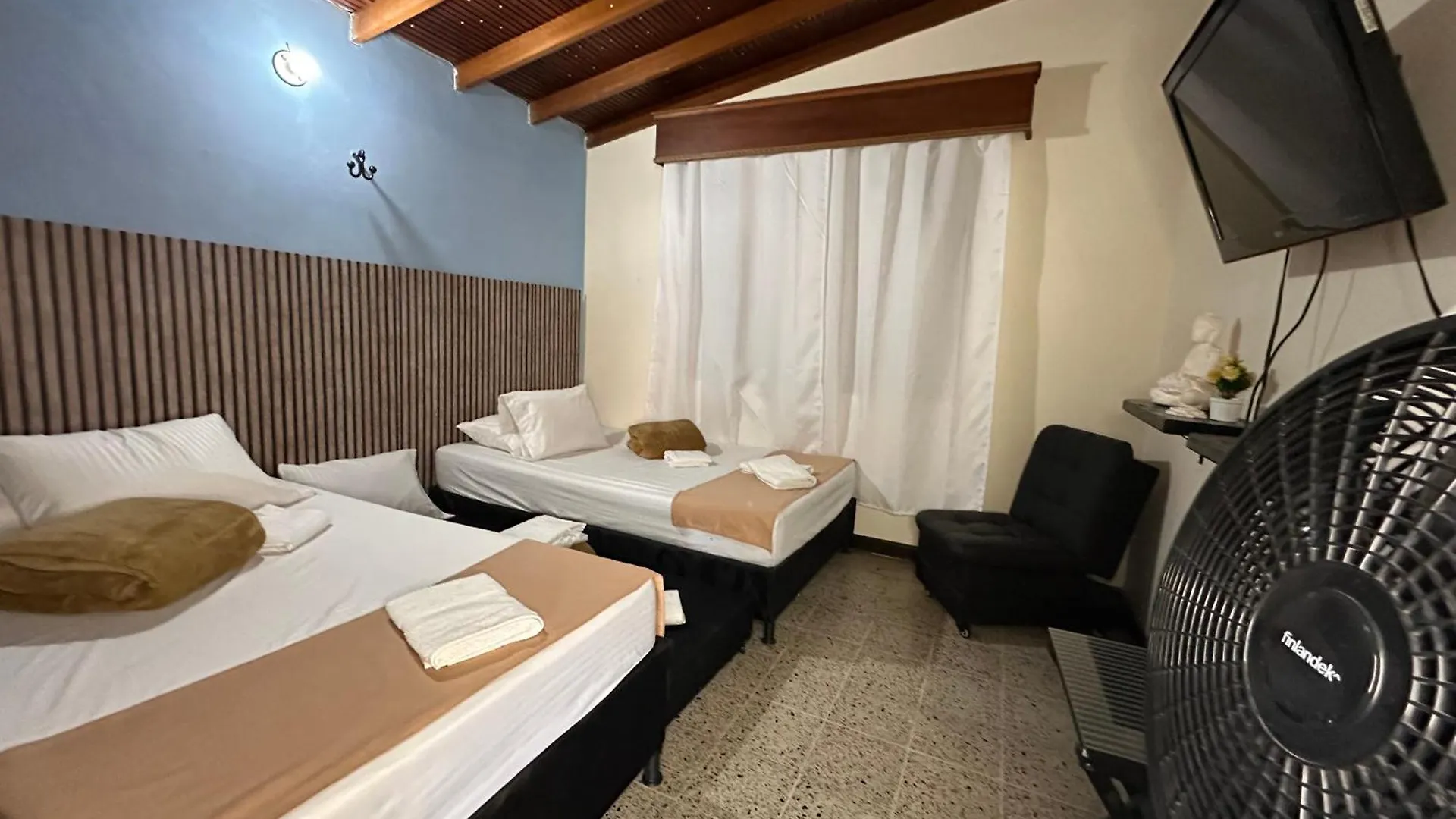 Apartment Casa Para 16 Personas Laureles Medellin Colombia