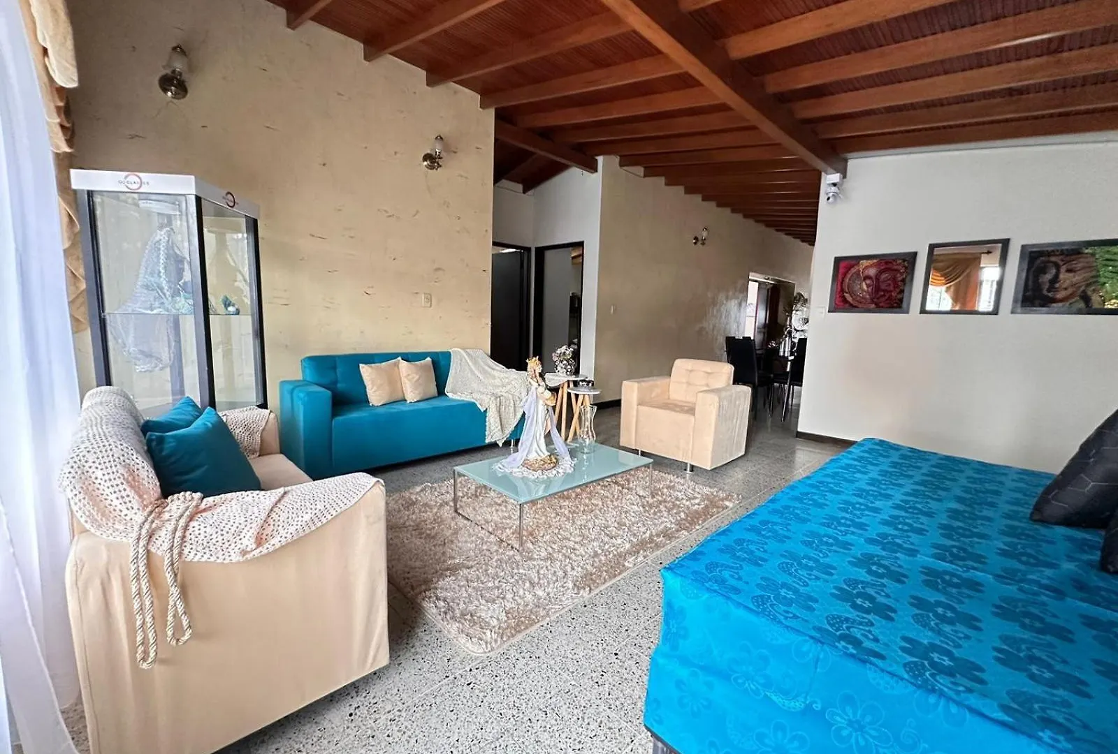 Casa Para 16 Personas Laureles Medellin
