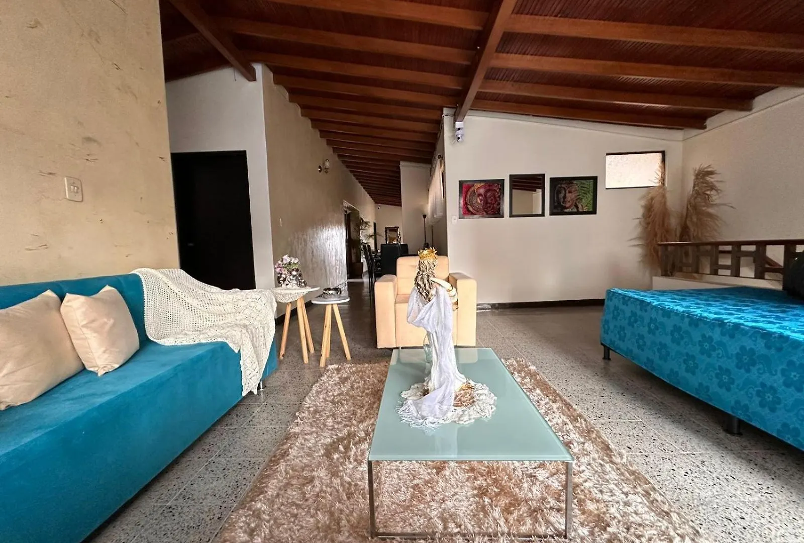 Casa Para 16 Personas Laureles Medellin Apartment