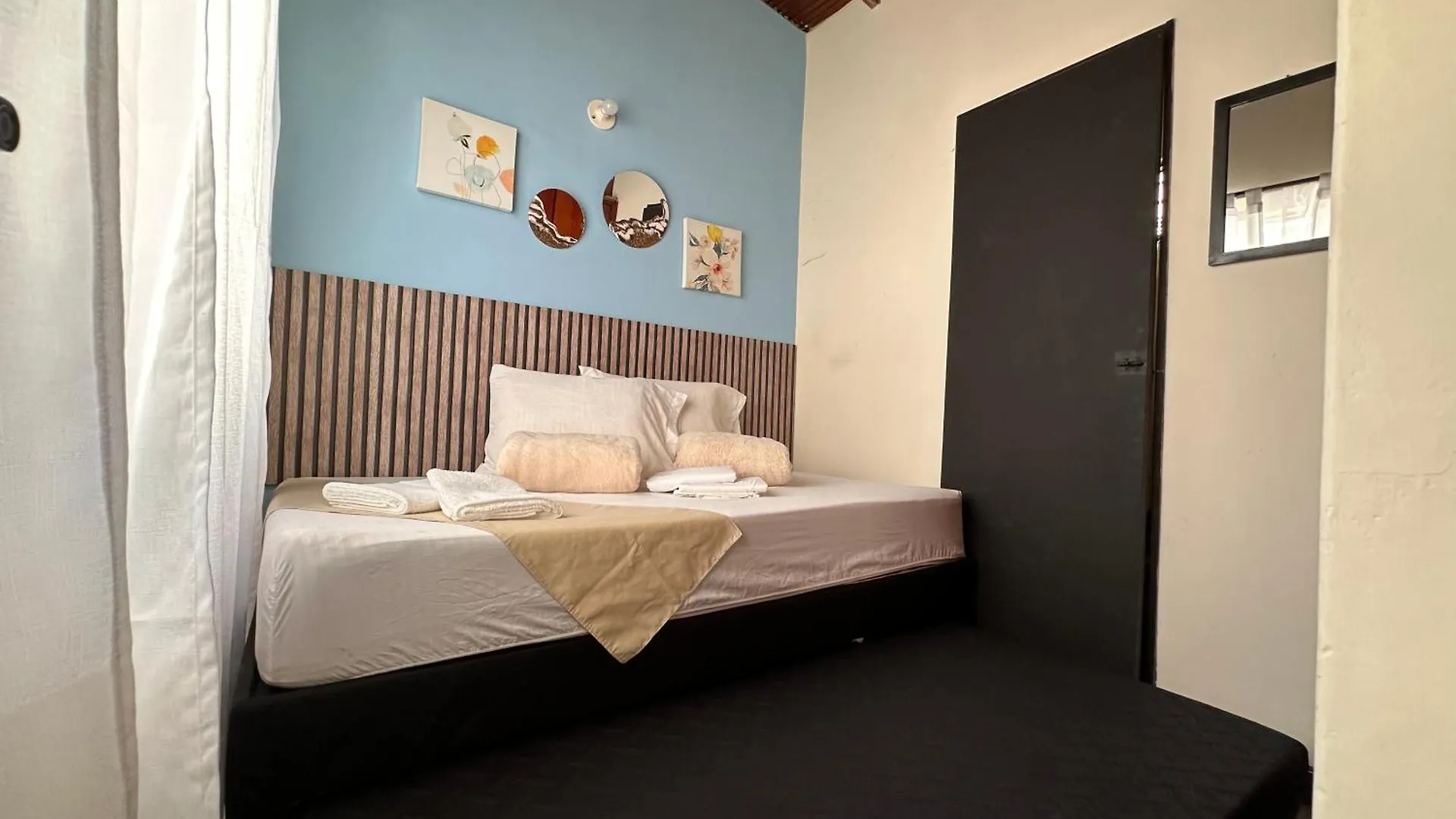 Apartment Casa Para 16 Personas Laureles Medellin Colombia