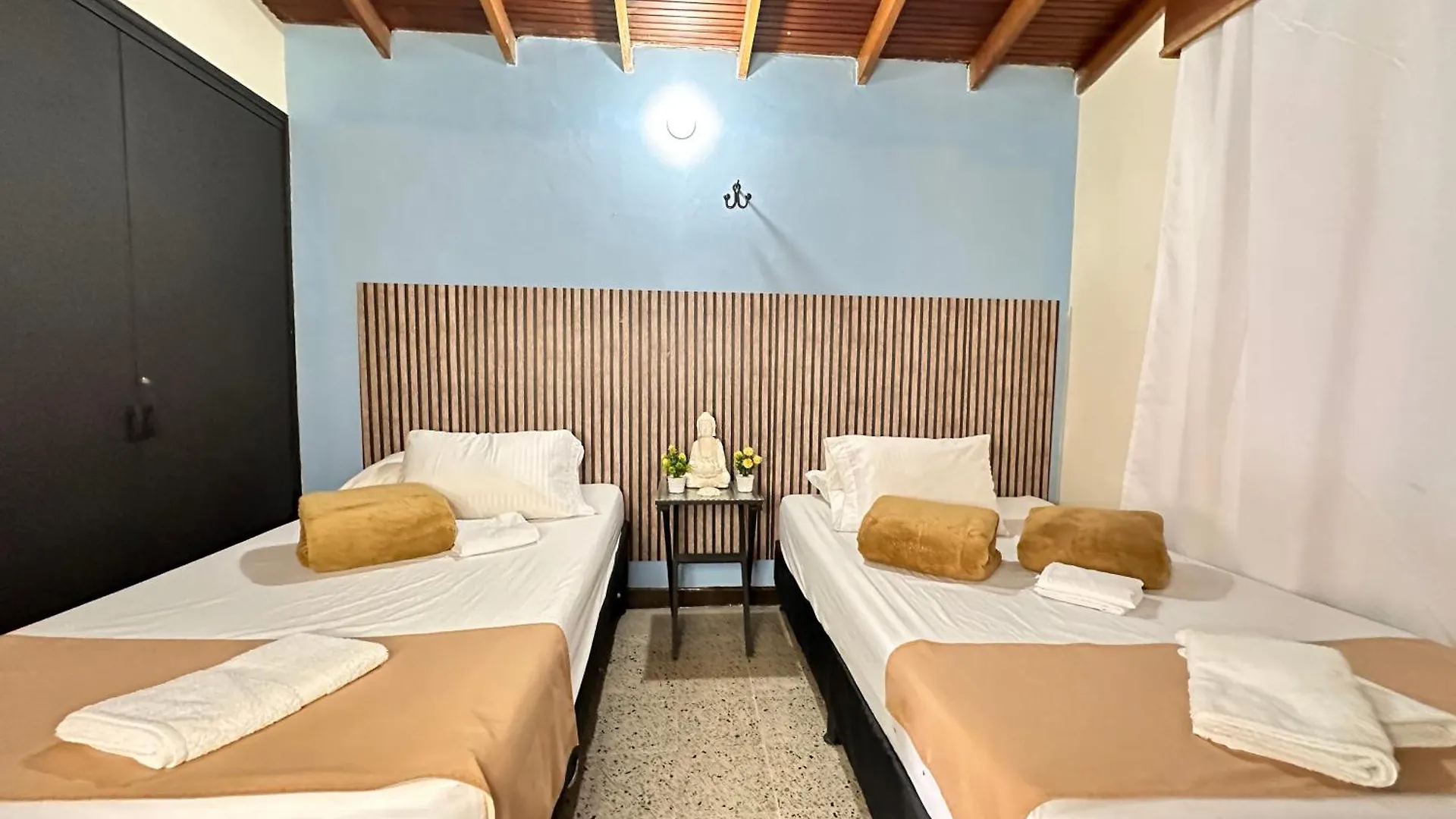 Apartment Casa Para 16 Personas Laureles Medellin